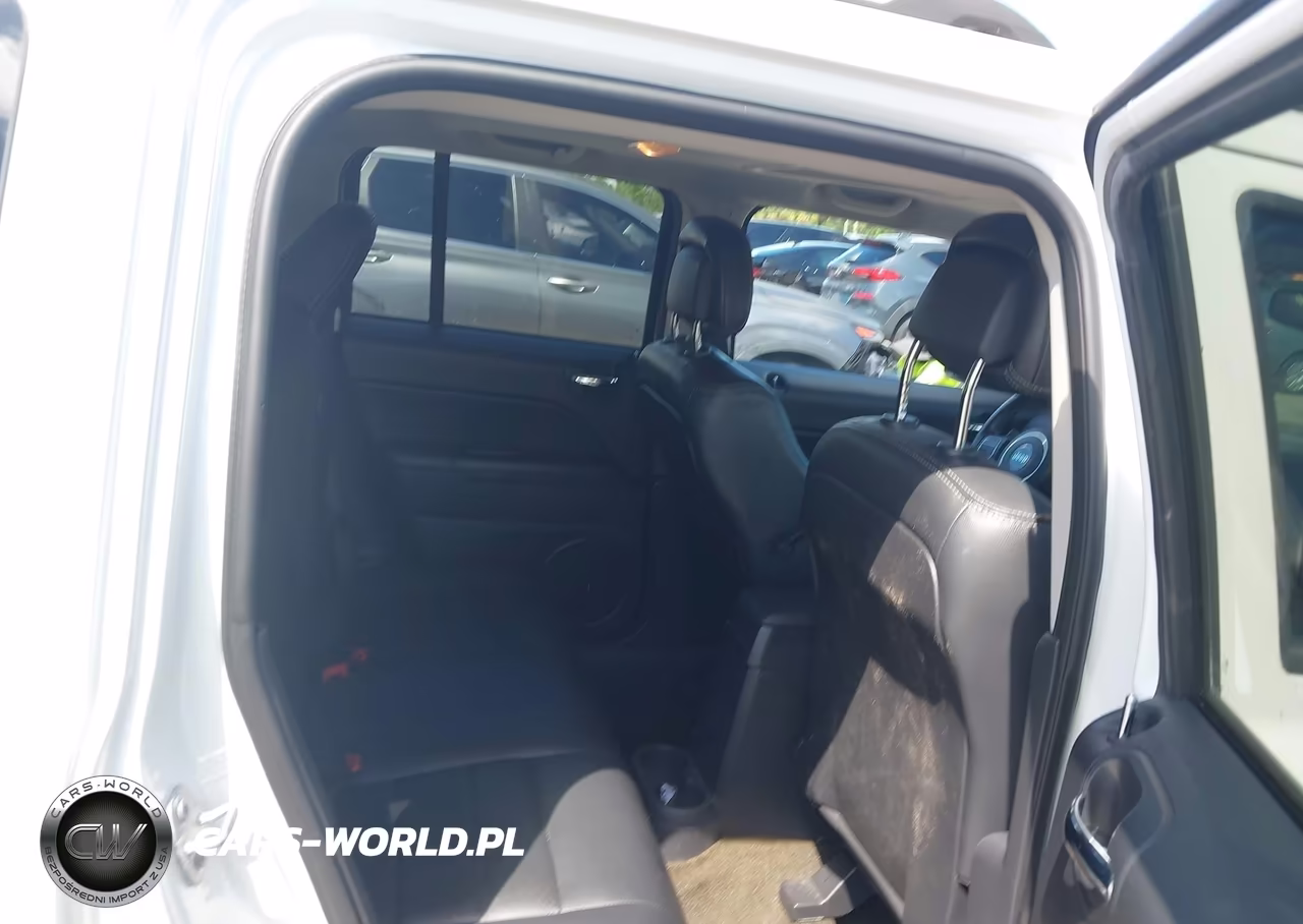 2016 Jeep Patriot High Altitude Edition VIN:1C4NJRFB3GD671309 - 8