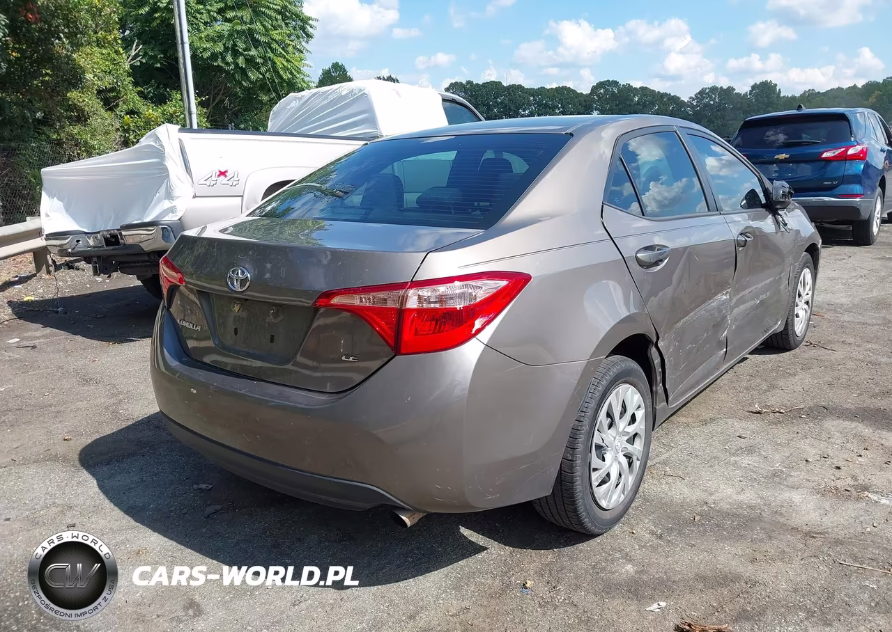 2019 Toyota Corolla Le VIN:2T1BURHE4KC180111 - 4