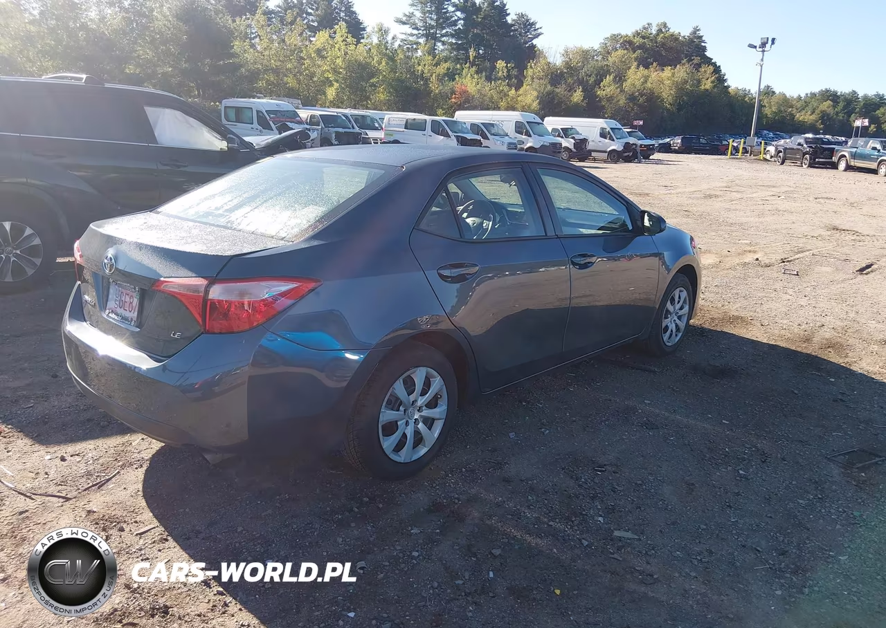 2017 Toyota Corolla Le VIN:2T1BURHE7HC947815 - 4