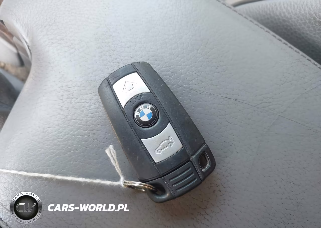2008 BMW 328Xi VIN:WBAVC93518K036625 - 11