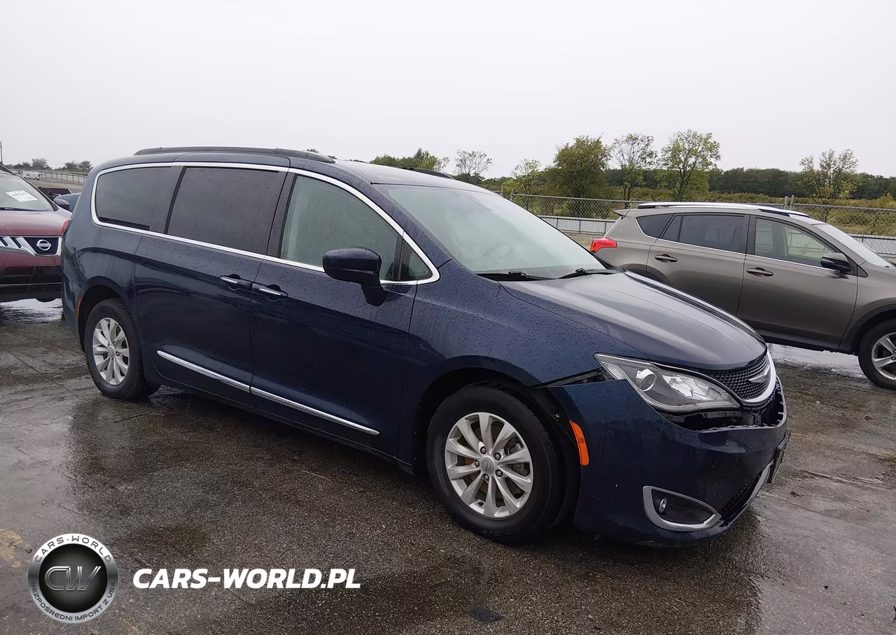 2017 Chrysler Pacifica Touring-L
