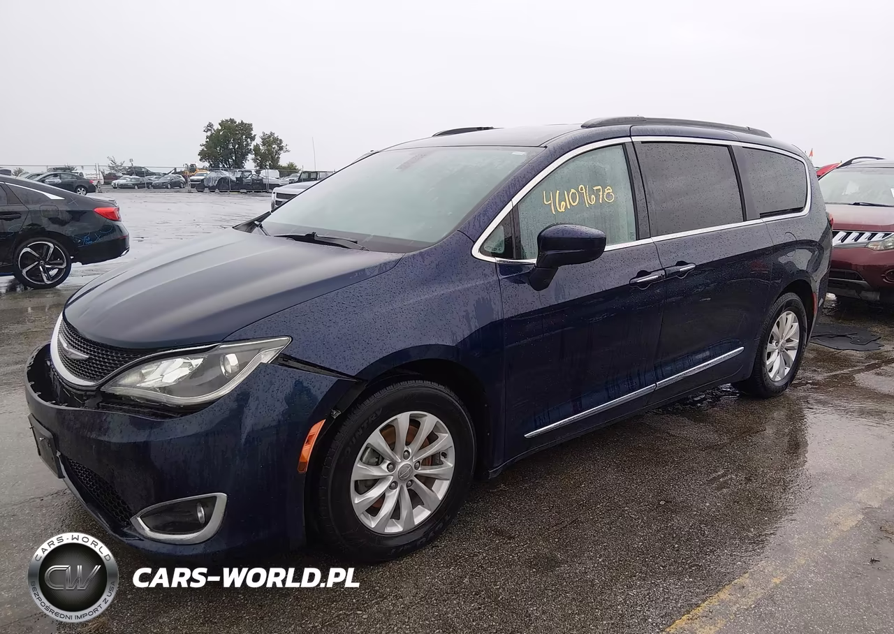 2017 Chrysler Pacifica Touring-L VIN:2C4RC1BG4HR687905 - 2