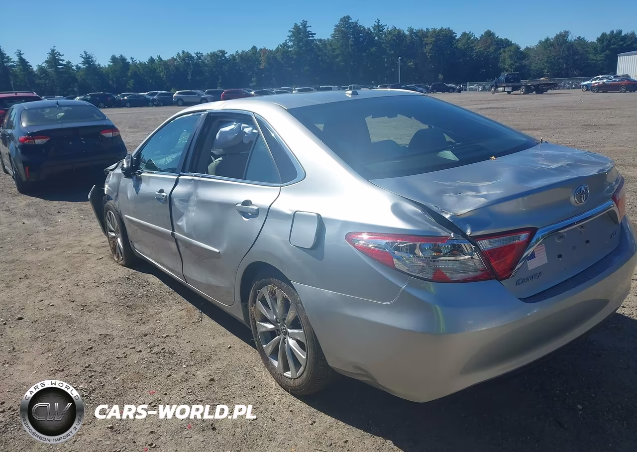 2017 Toyota Camry Xle VIN:4T1BF1FK2HU621732 - 3