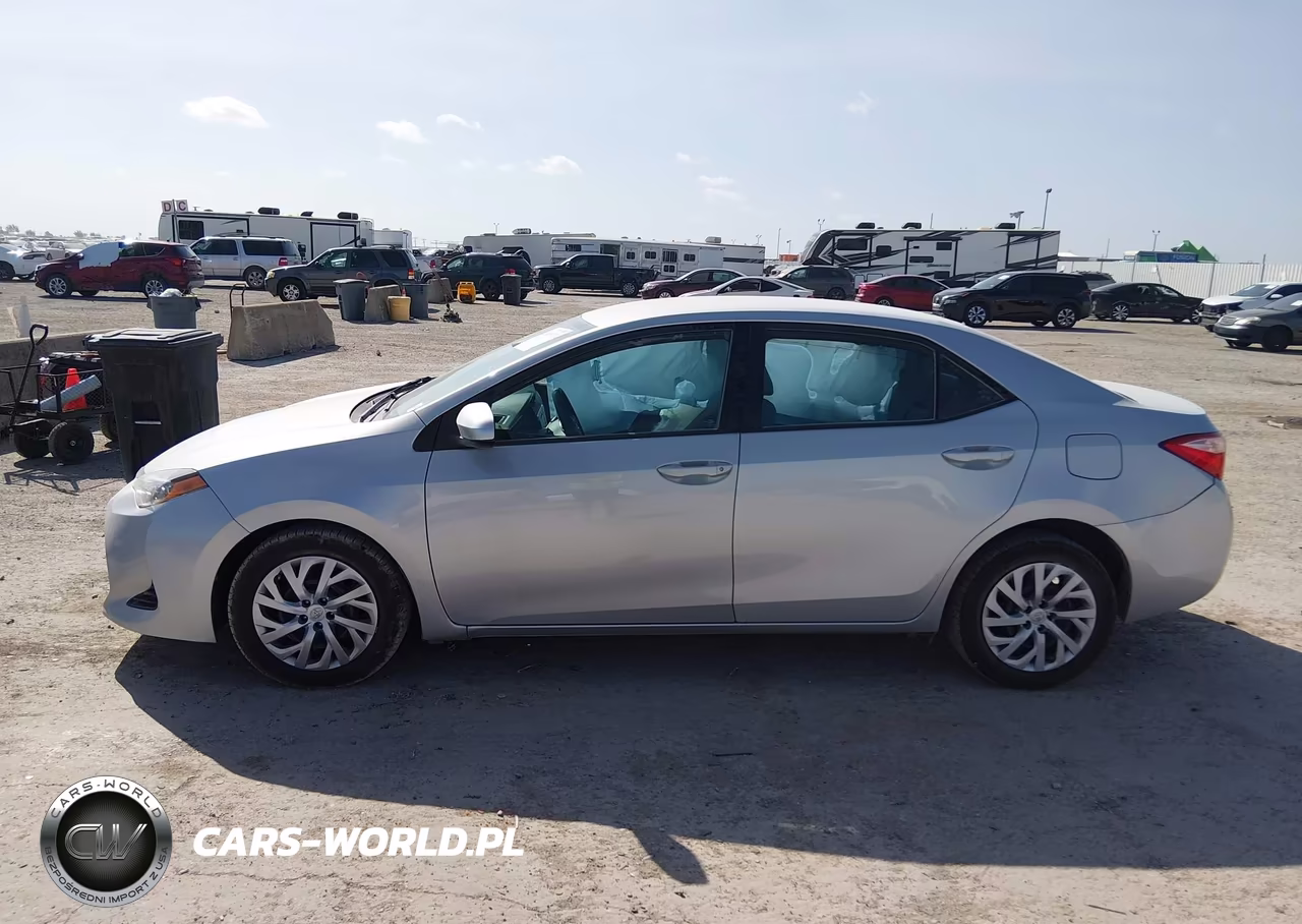 2017 Toyota Corolla Le VIN:2T1BURHE0HC888560 - 14