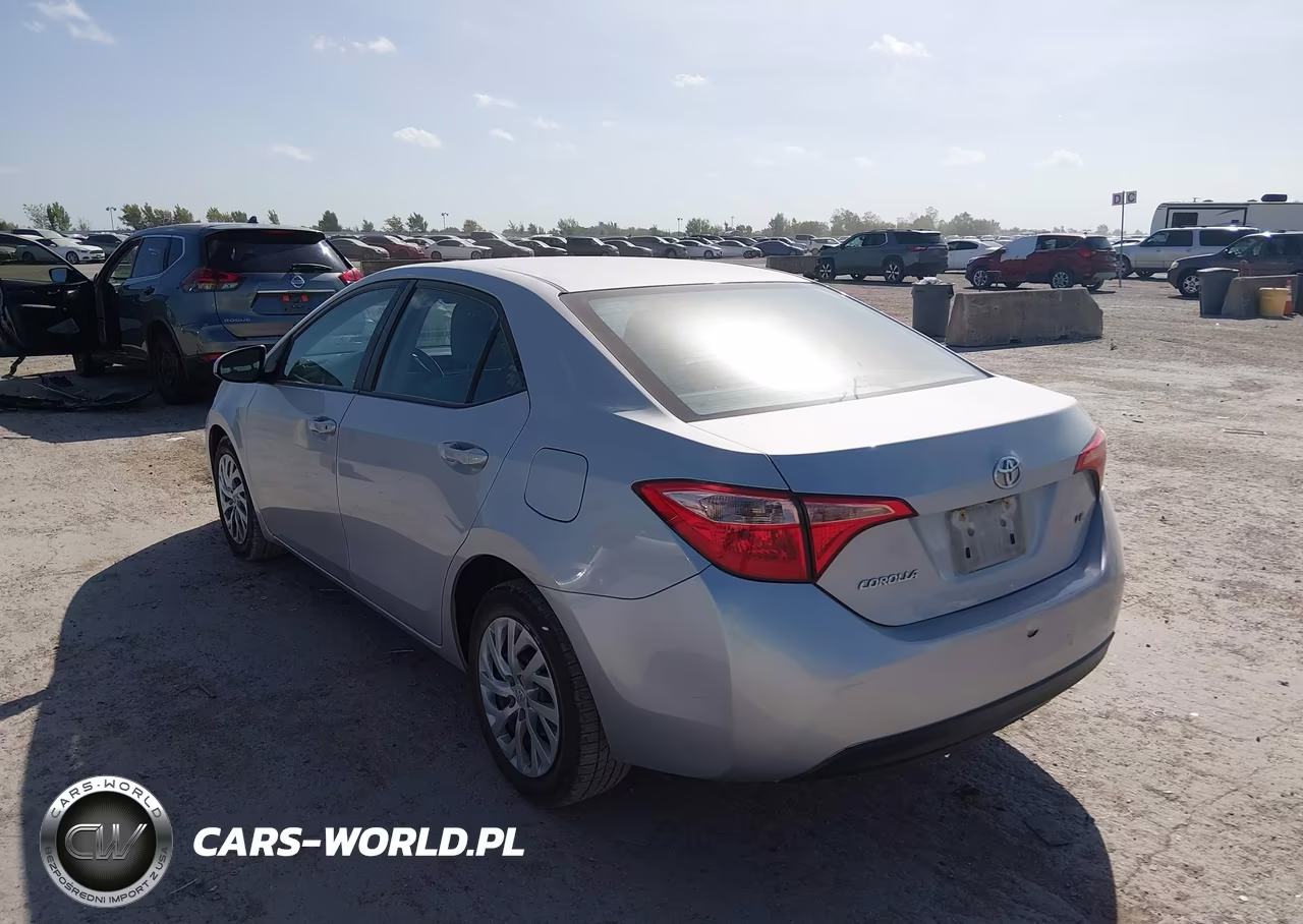 2017 Toyota Corolla Le VIN:2T1BURHE0HC888560 - 3