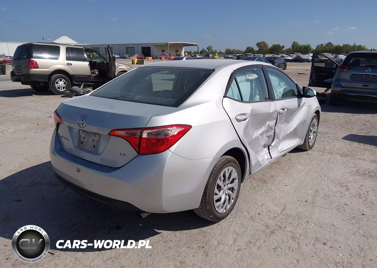2017 Toyota Corolla Le VIN:2T1BURHE0HC888560 - 4