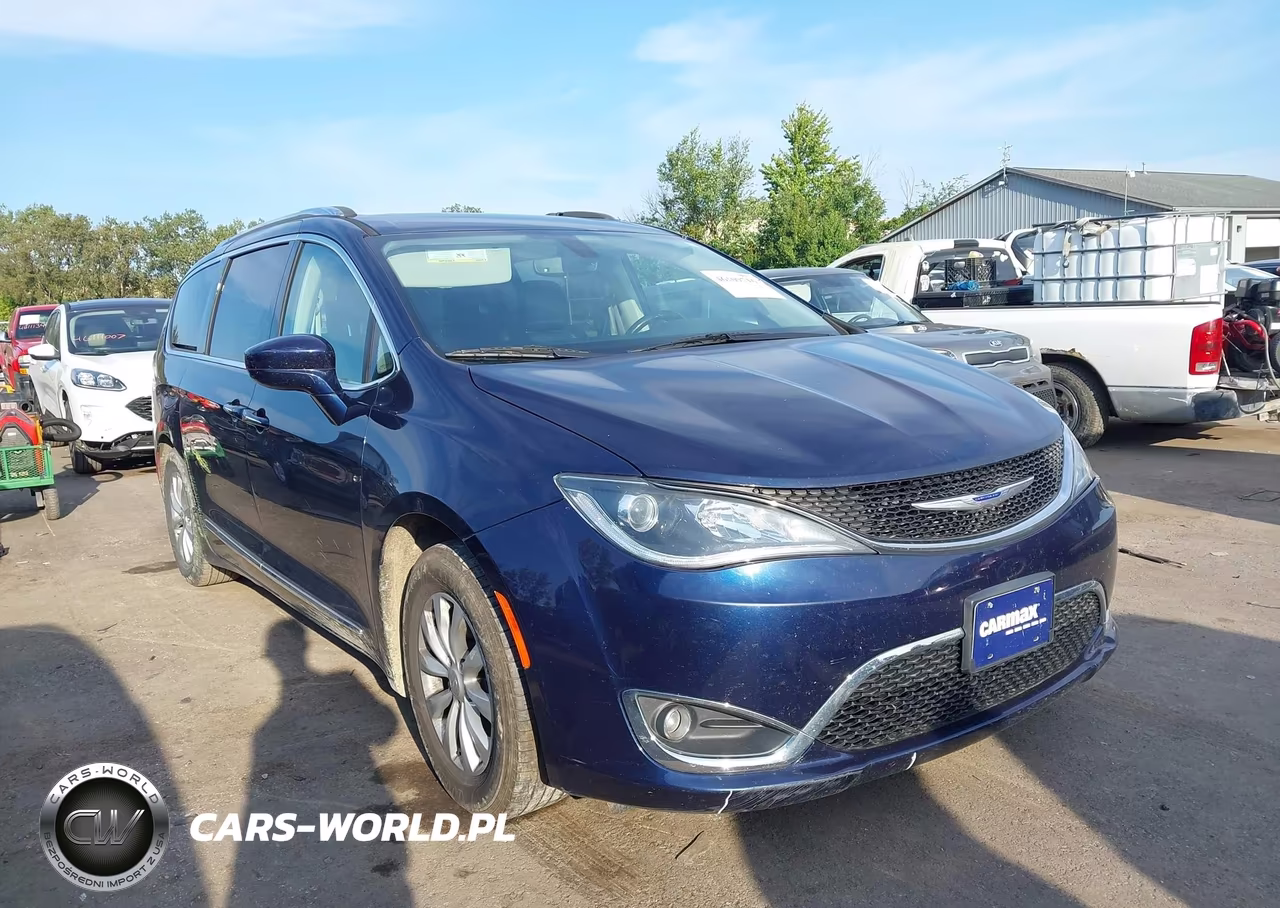 2019 Chrysler Pacifica Touring L VIN:2C4RC1BG9KR715334 - 1