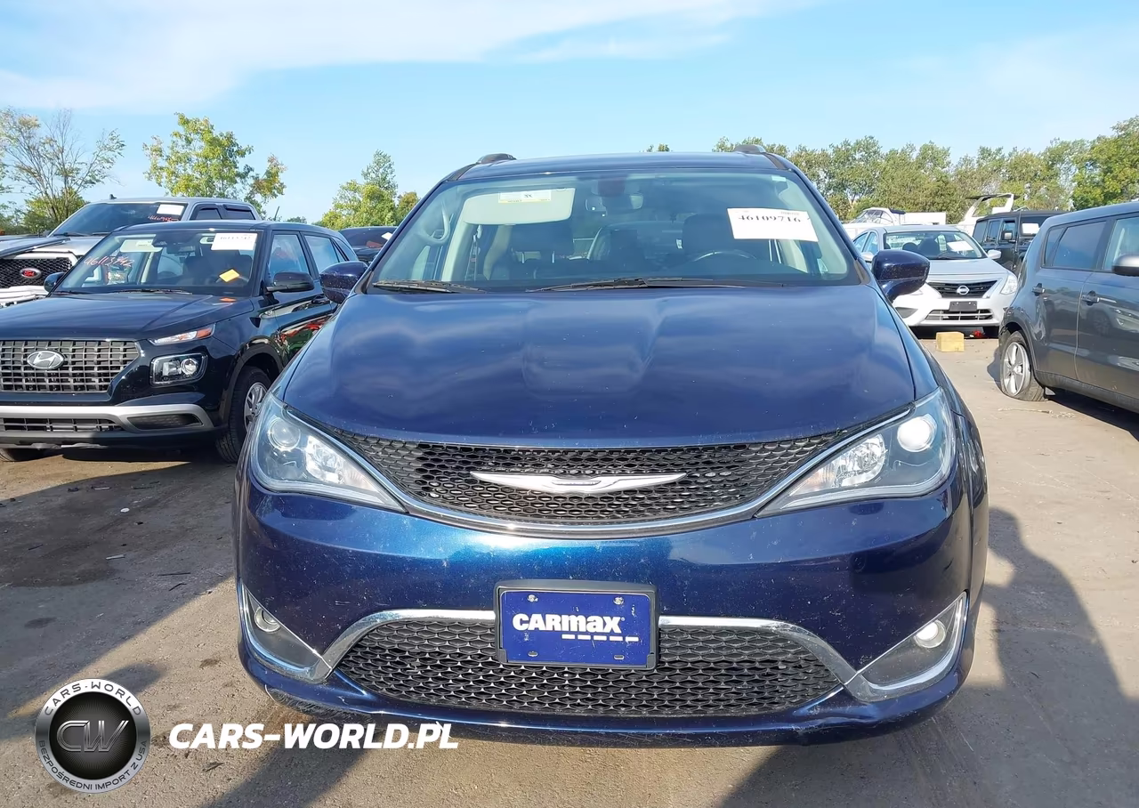 2019 Chrysler Pacifica Touring L VIN:2C4RC1BG9KR715334 - 12