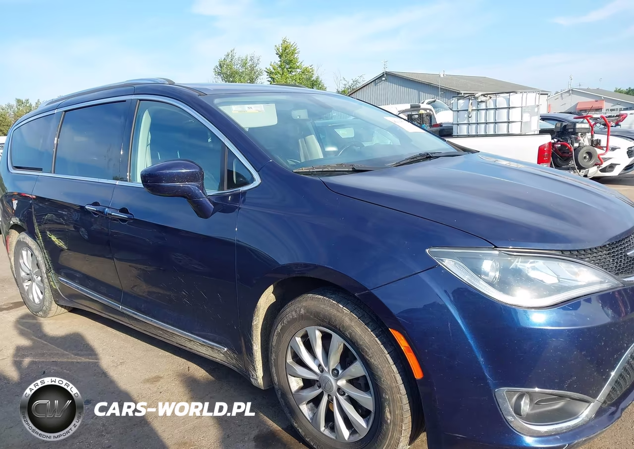 2019 Chrysler Pacifica Touring L VIN:2C4RC1BG9KR715334 - 13