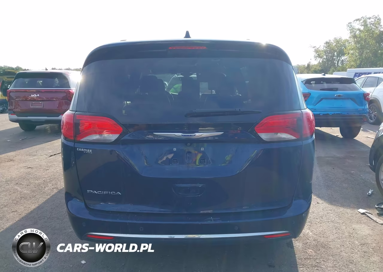 2019 Chrysler Pacifica Touring L VIN:2C4RC1BG9KR715334 - 16