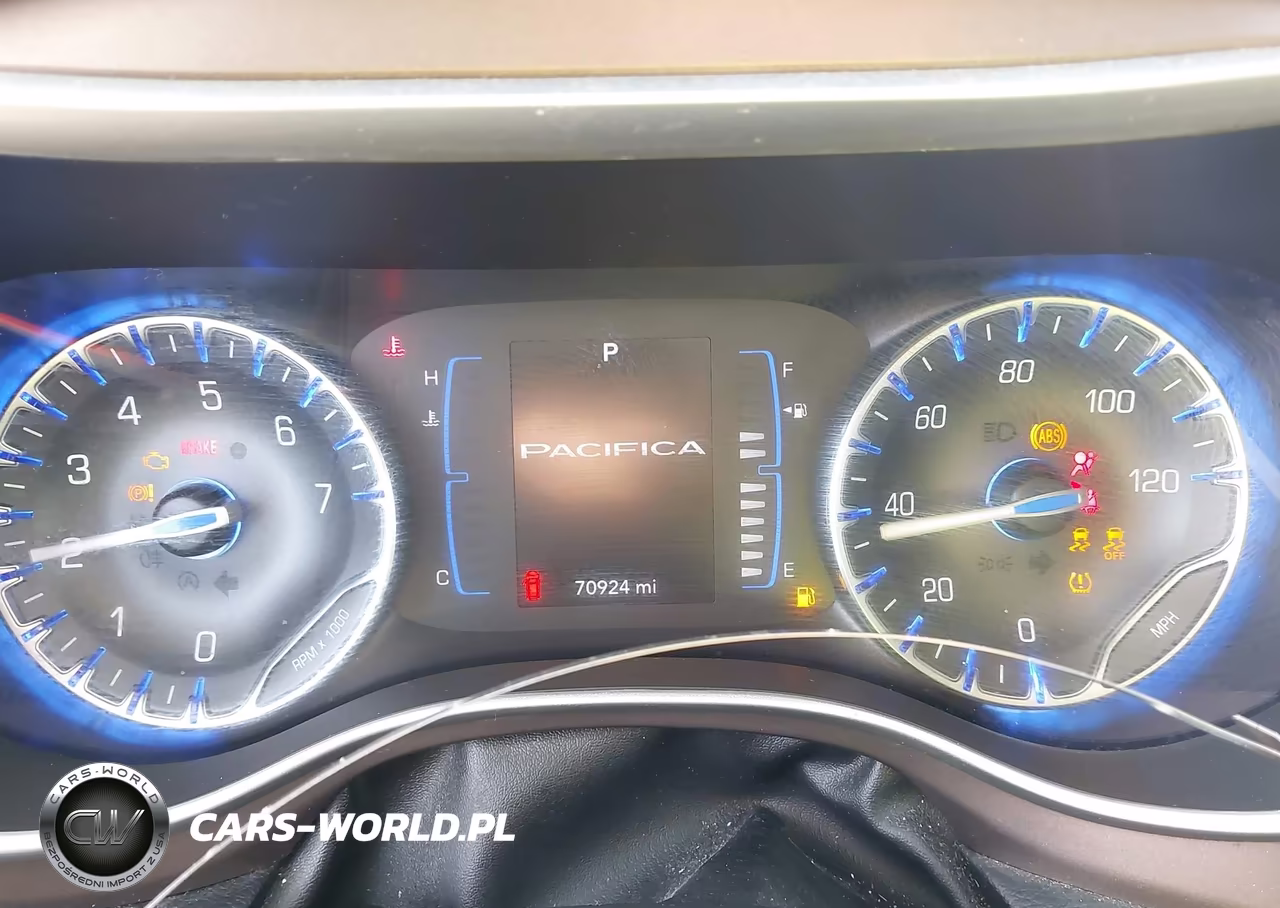 2019 Chrysler Pacifica Touring L VIN:2C4RC1BG9KR715334 - 7