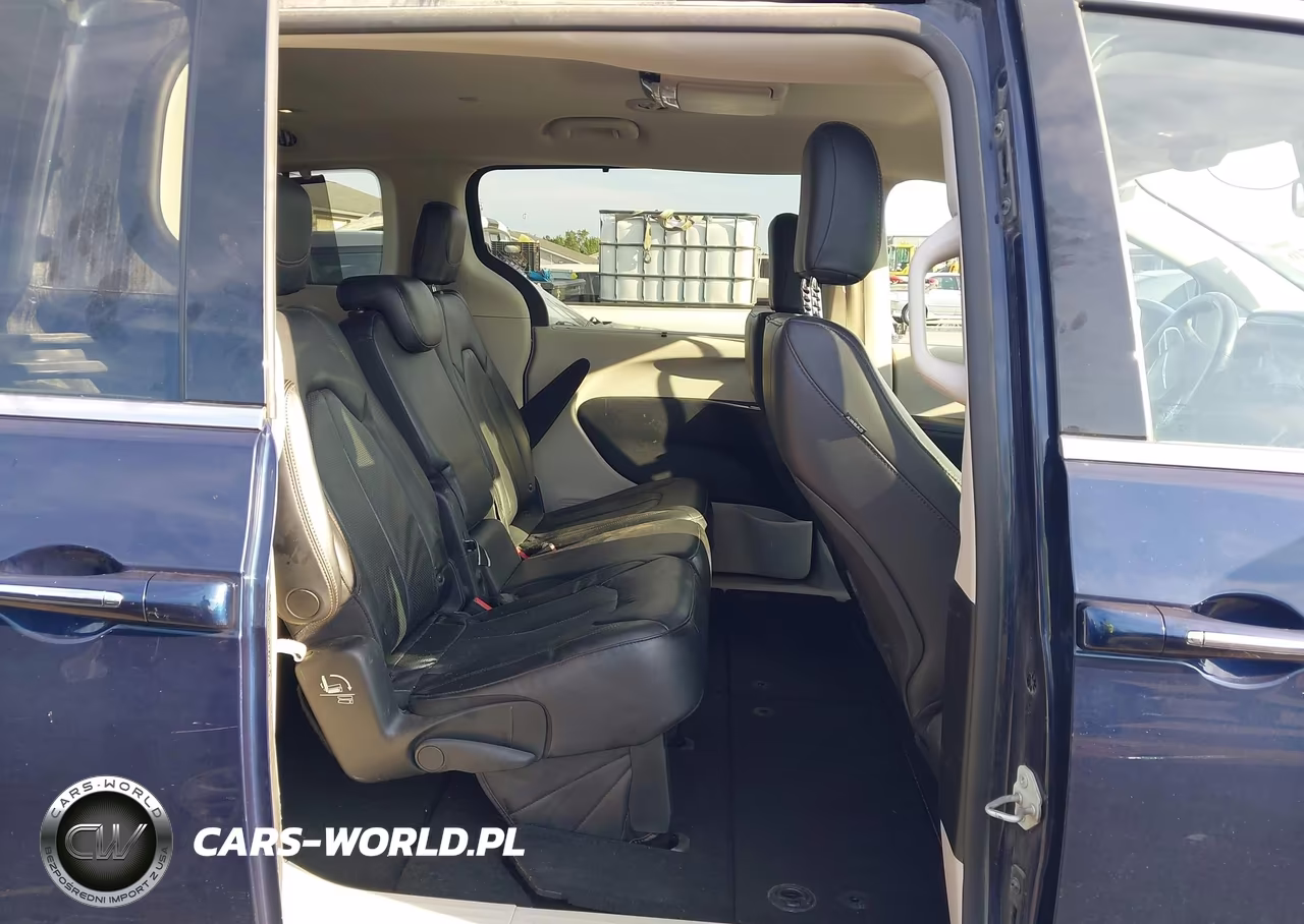 2019 Chrysler Pacifica Touring L VIN:2C4RC1BG9KR715334 - 8