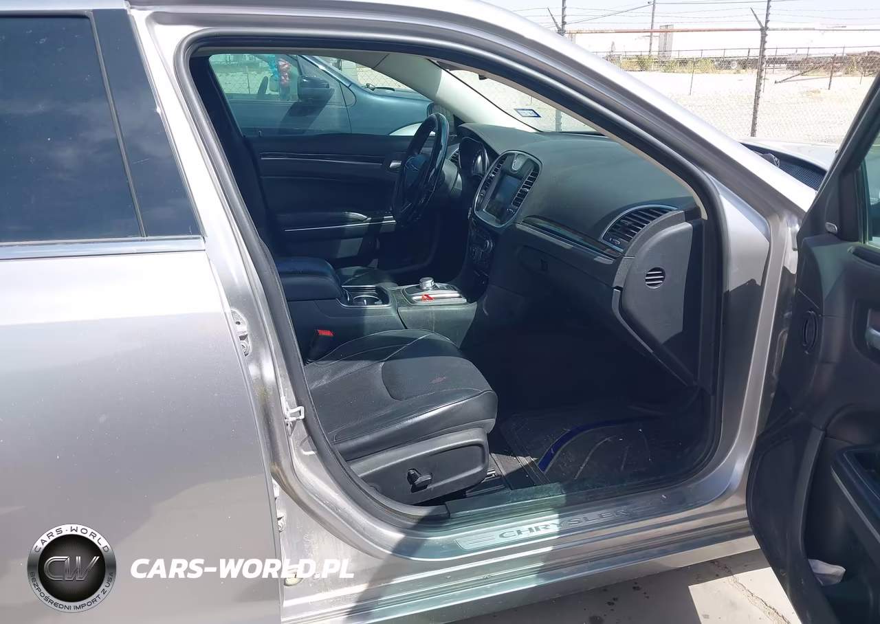 2016 Chrysler 300C VIN:2C3CCAEG1GH219589 - 5