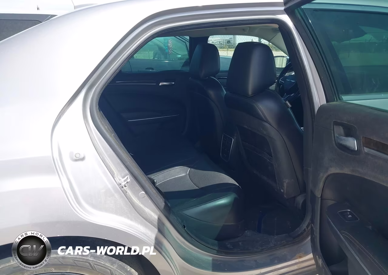 2016 Chrysler 300C VIN:2C3CCAEG1GH219589 - 8
