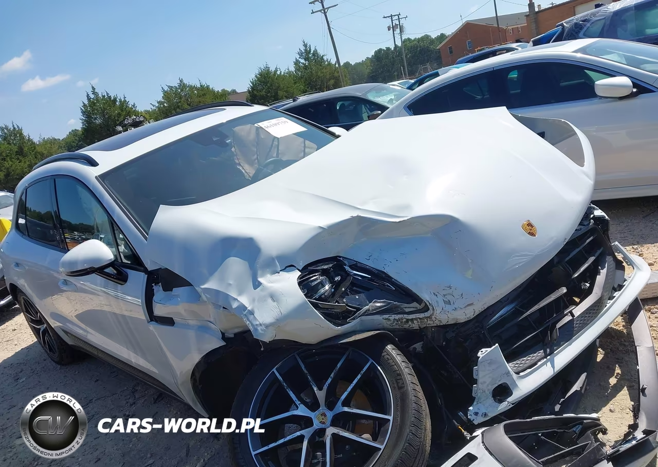 2025 Porsche Macan T VIN:WP1AA2A50SLB15513 - 13