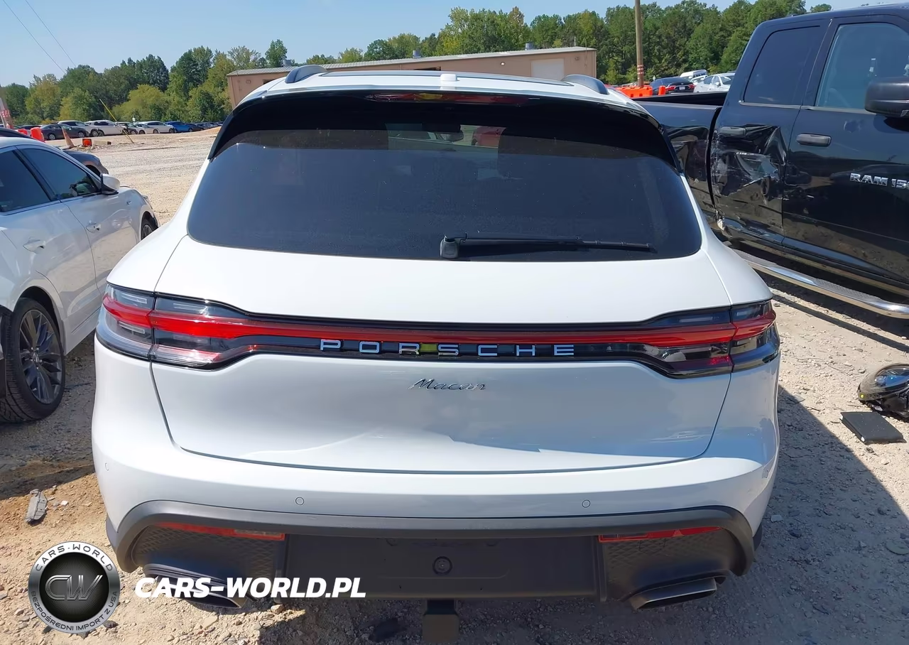 2025 Porsche Macan T VIN:WP1AA2A50SLB15513 - 16