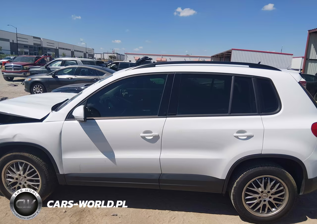2016 Volkswagen Tiguan S VIN:WVGAV7AX7GW583874 - 13