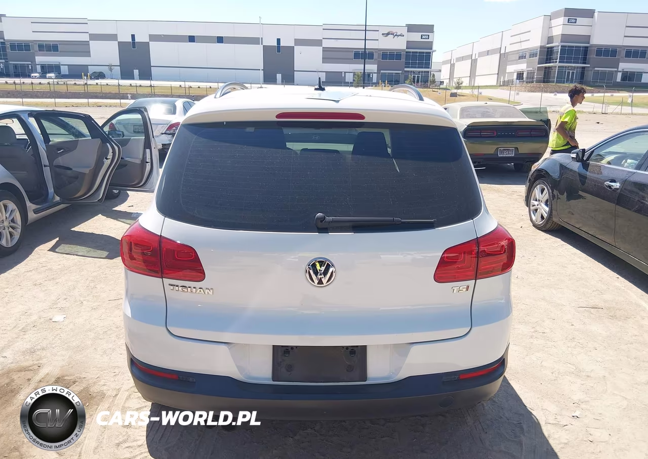2016 Volkswagen Tiguan S VIN:WVGAV7AX7GW583874 - 15