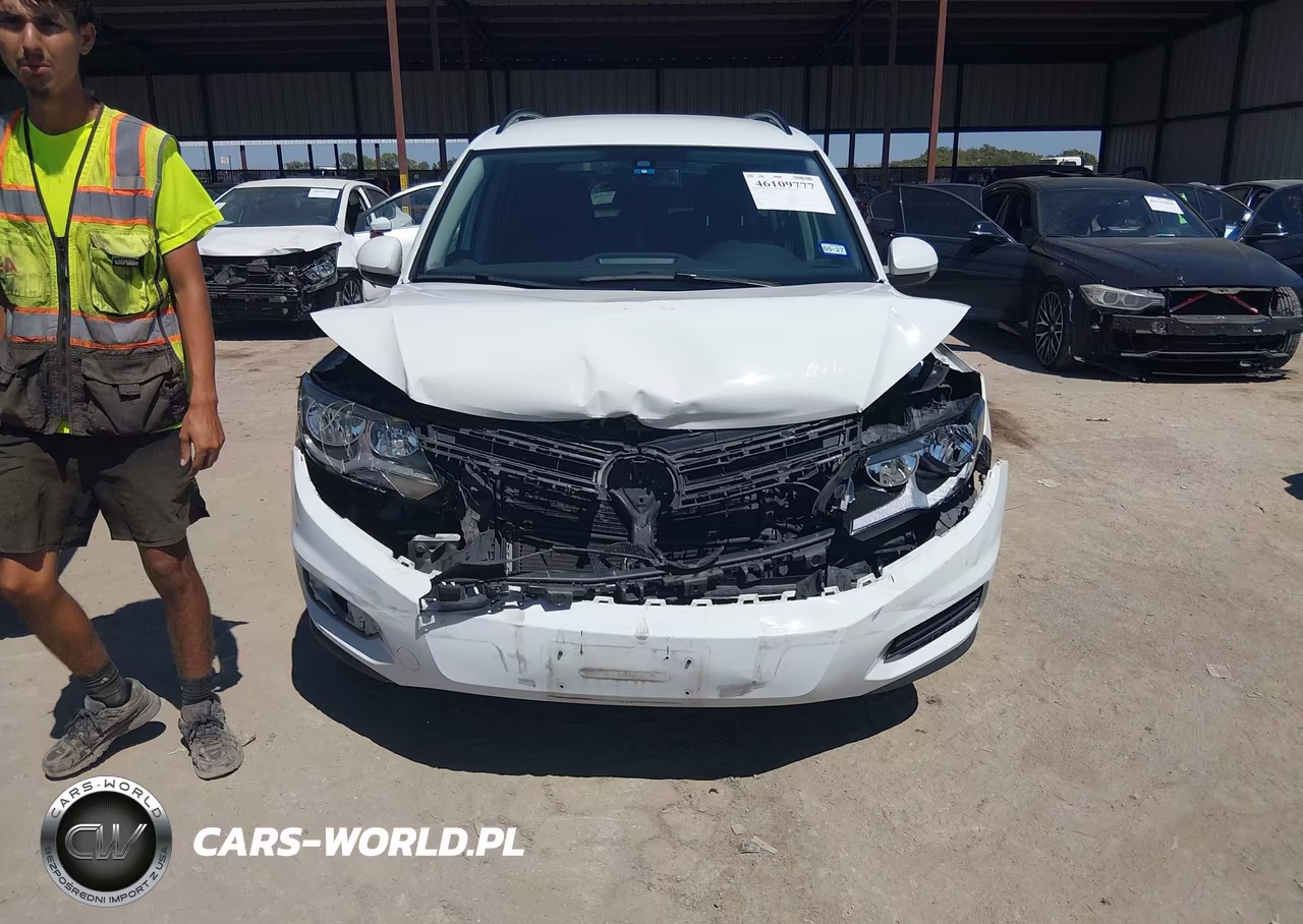 2016 Volkswagen Tiguan S VIN:WVGAV7AX7GW583874 - 6