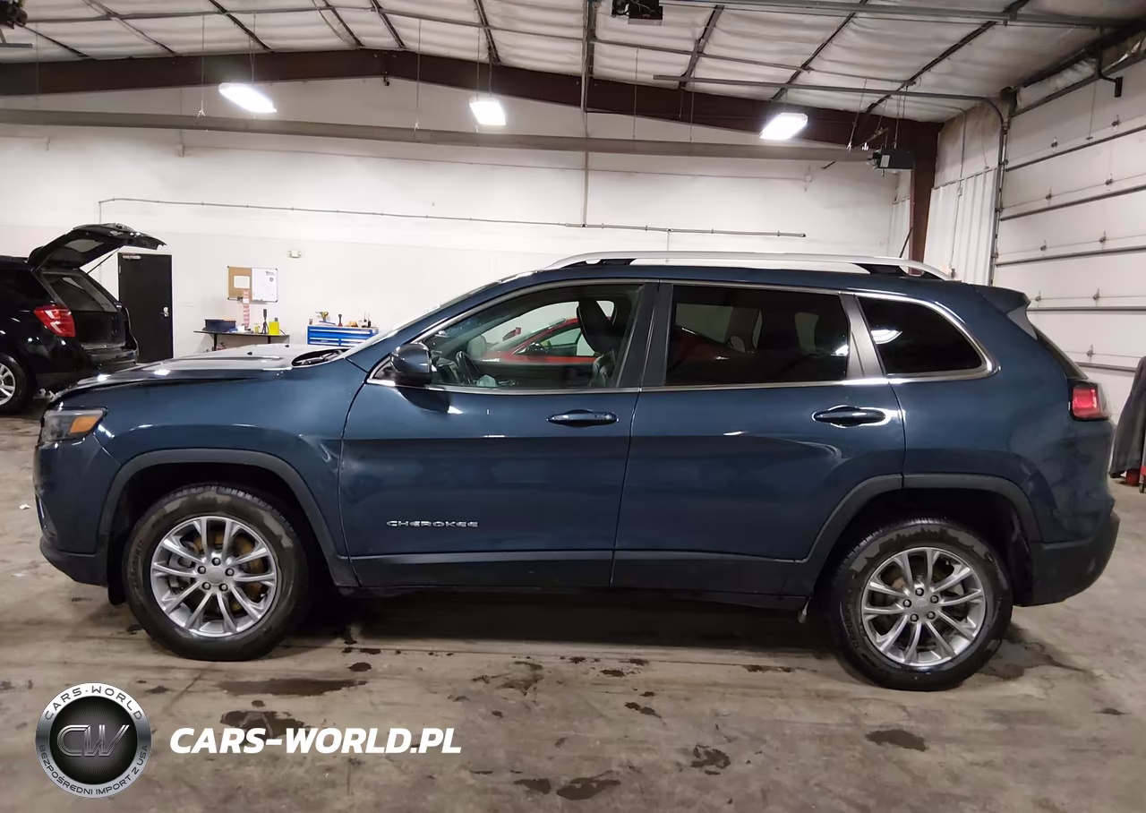 2019 Jeep Cherokee Latitude Plus 4X4 VIN:1C4PJMLX2KD361804 - 15