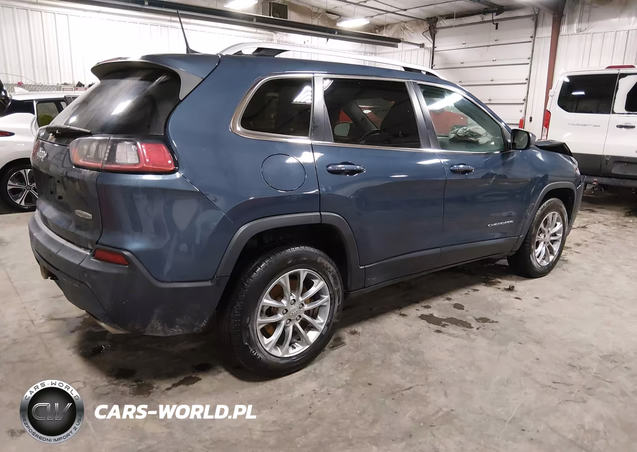 2019 Jeep Cherokee Latitude Plus 4X4 VIN:1C4PJMLX2KD361804 - 4