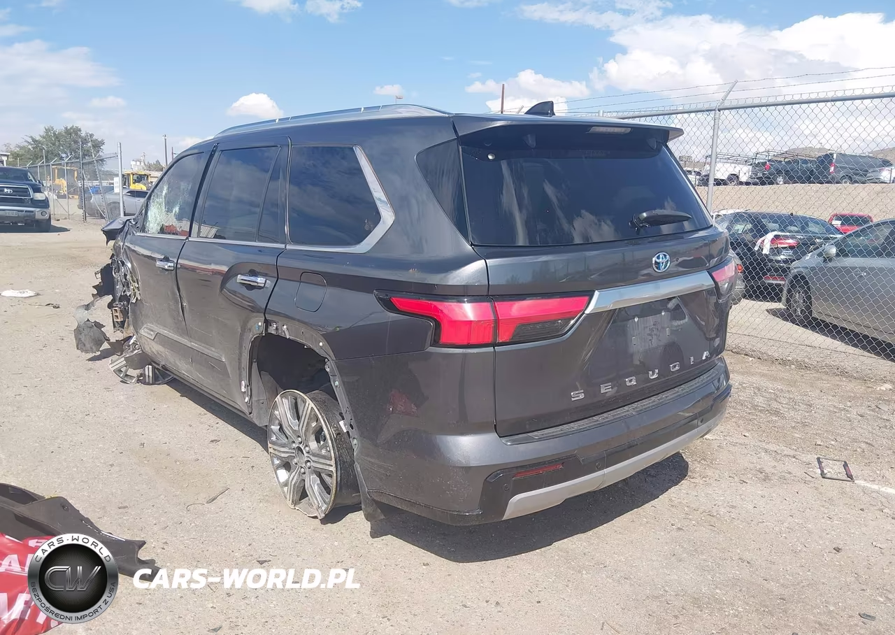 2023 Toyota Sequoia Capstone VIN:7SVAAABA3PX017346 - 3