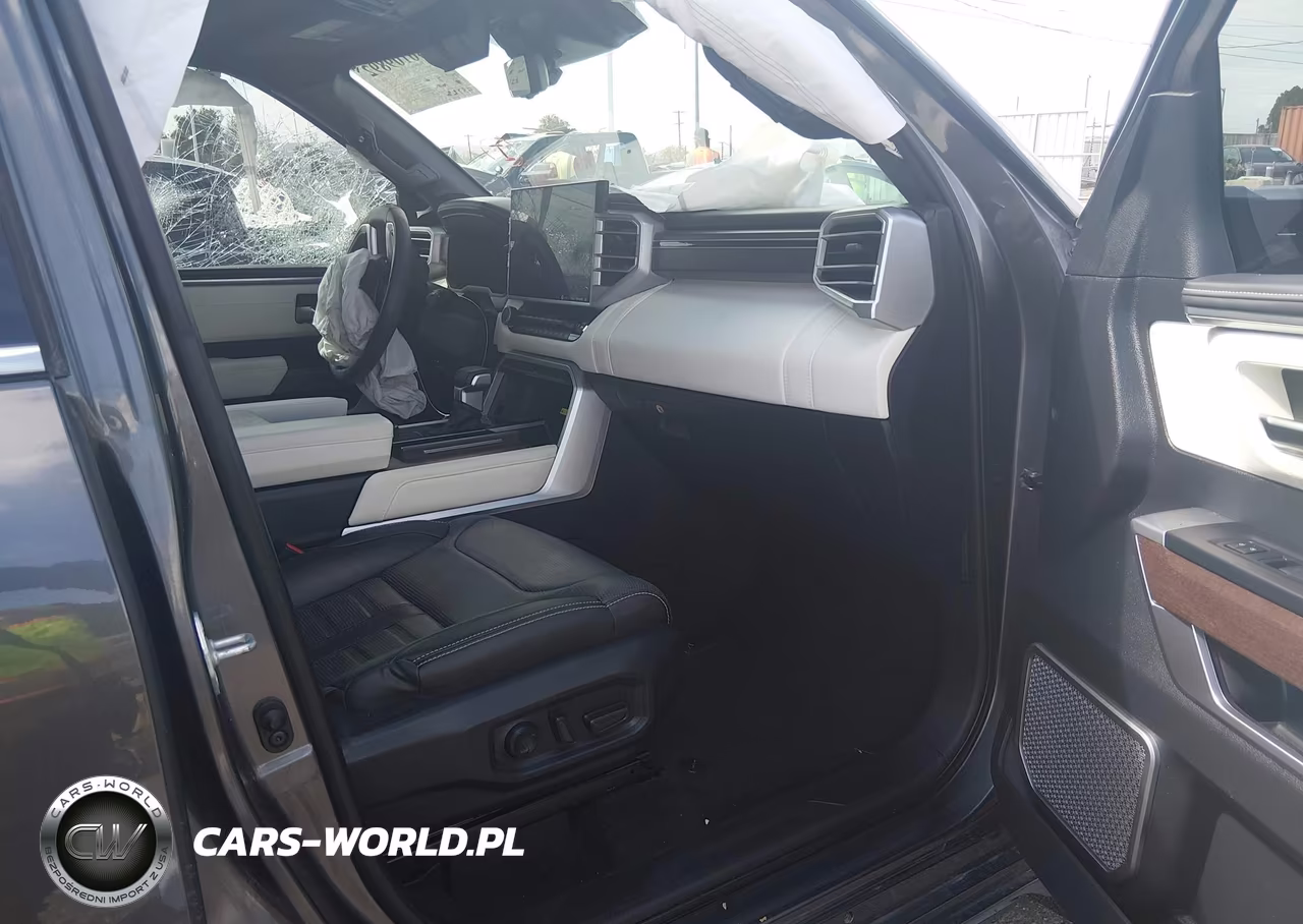 2023 Toyota Sequoia Capstone VIN:7SVAAABA3PX017346 - 5
