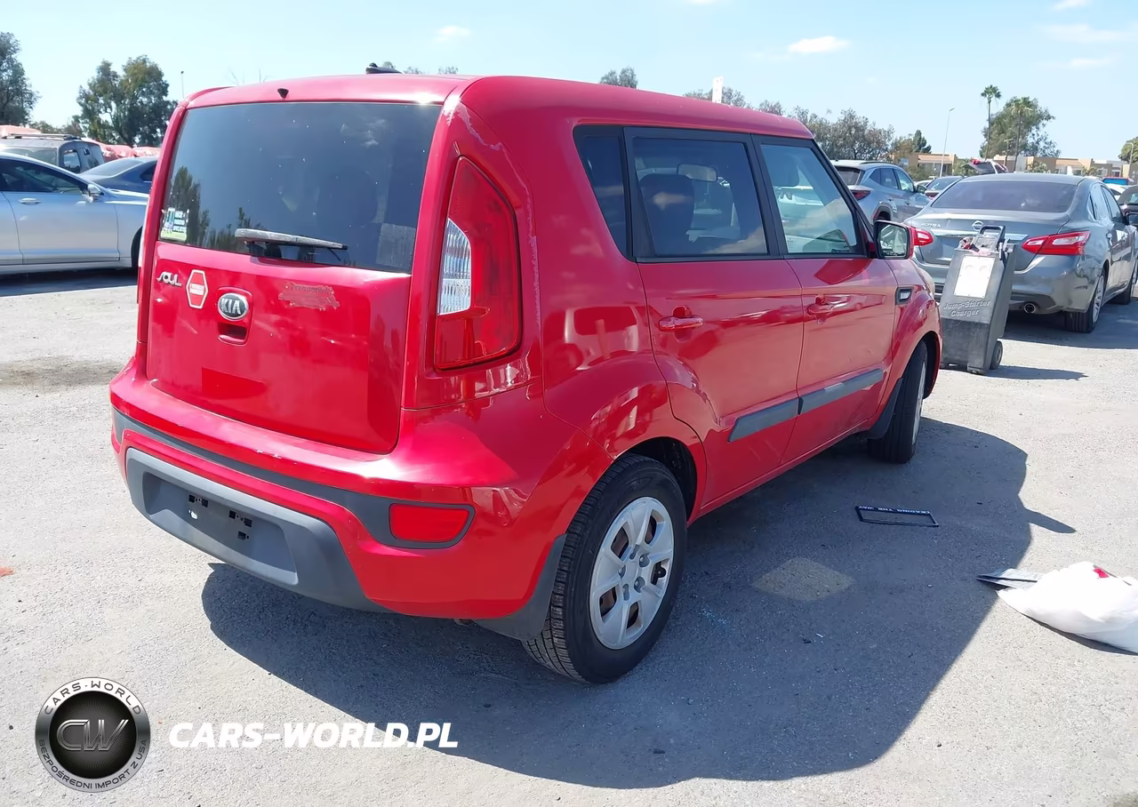 2013 Kia Soul VIN:KNDJT2A58D7503483 - 4