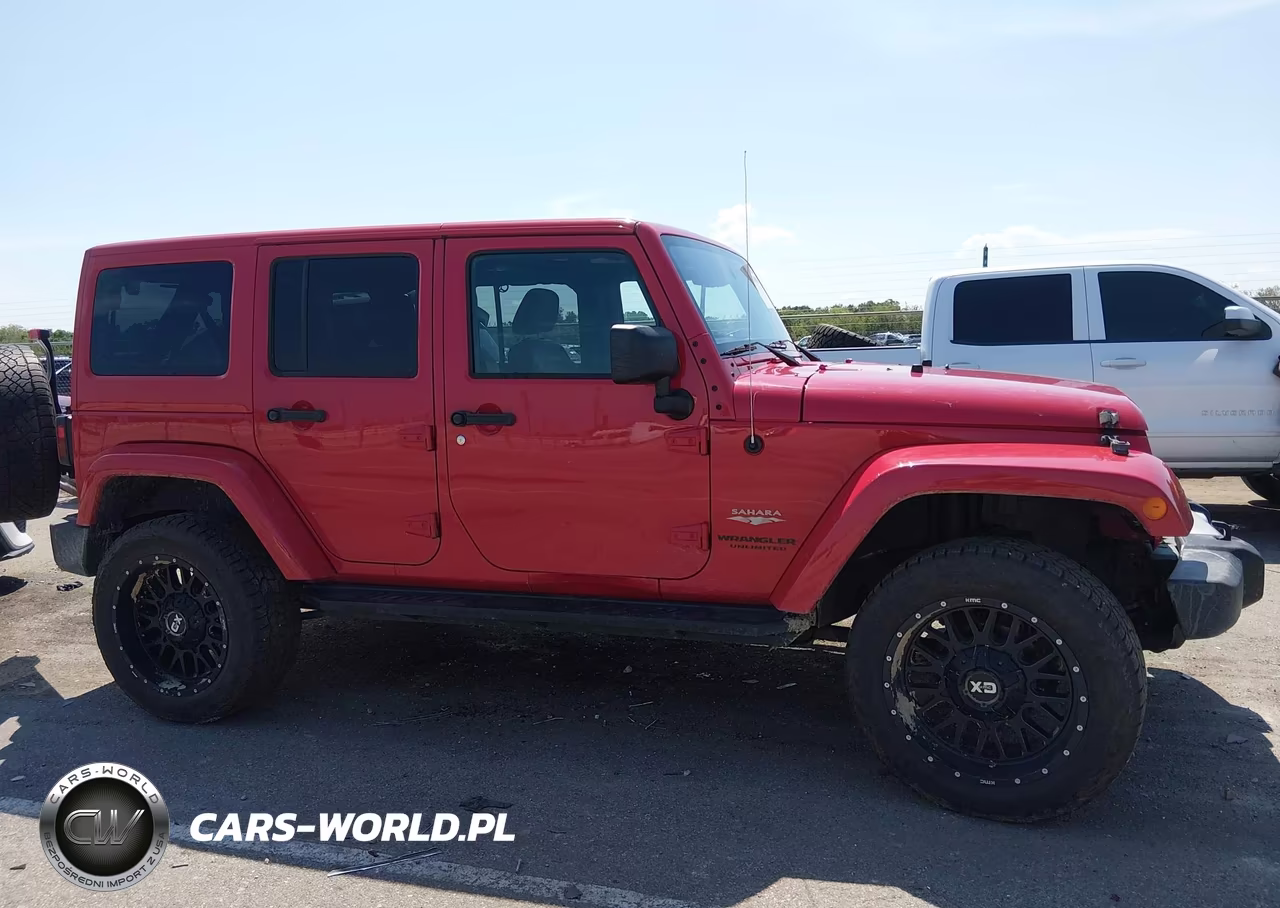 2014 Jeep Wrangler Unlimited Sahara VIN:1C4BJWEG7EL112105 - 13