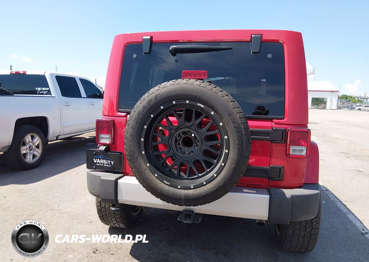 2014 Jeep Wrangler Unlimited Sahara VIN:1C4BJWEG7EL112105 - 16