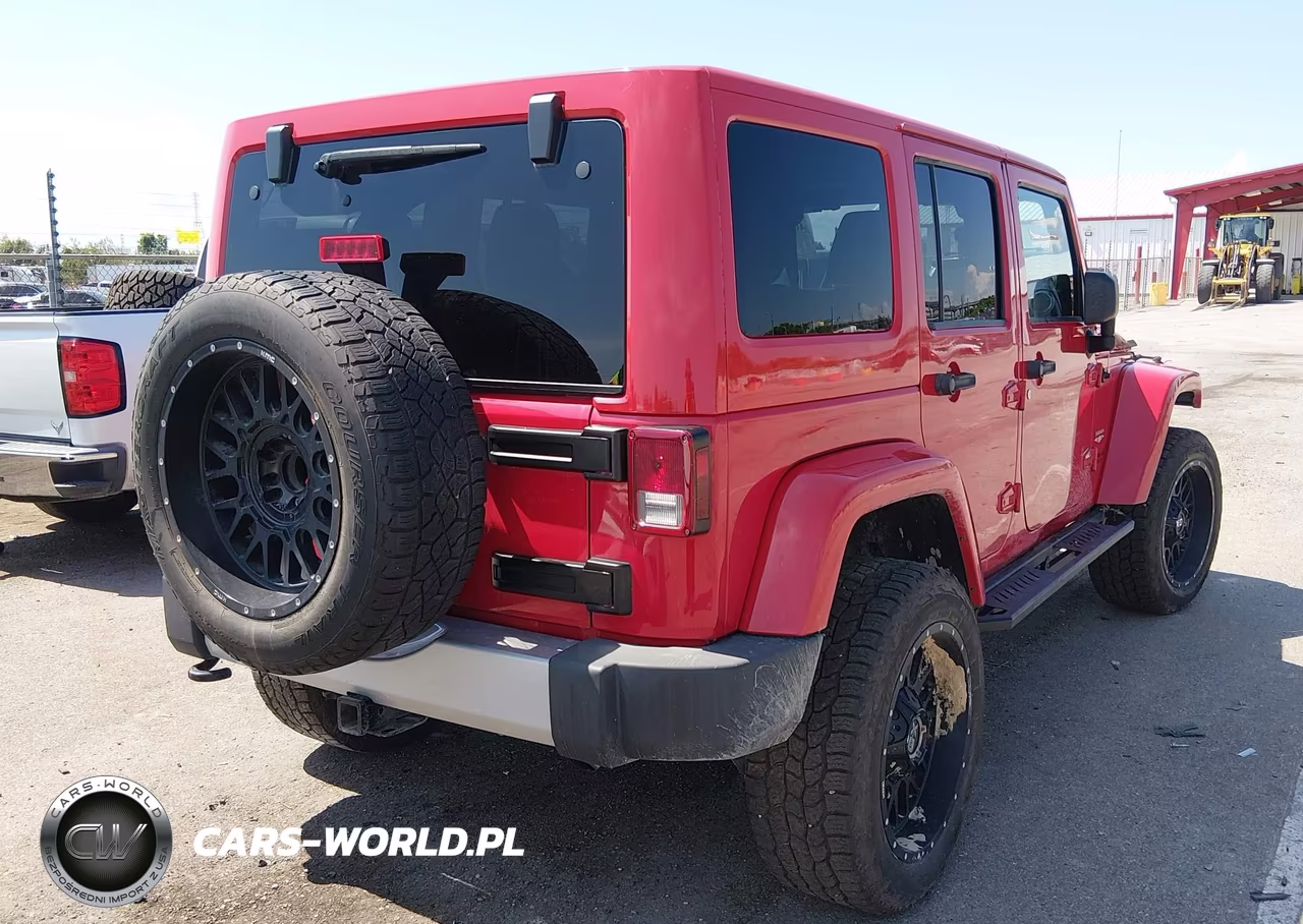 2014 Jeep Wrangler Unlimited Sahara VIN:1C4BJWEG7EL112105 - 4
