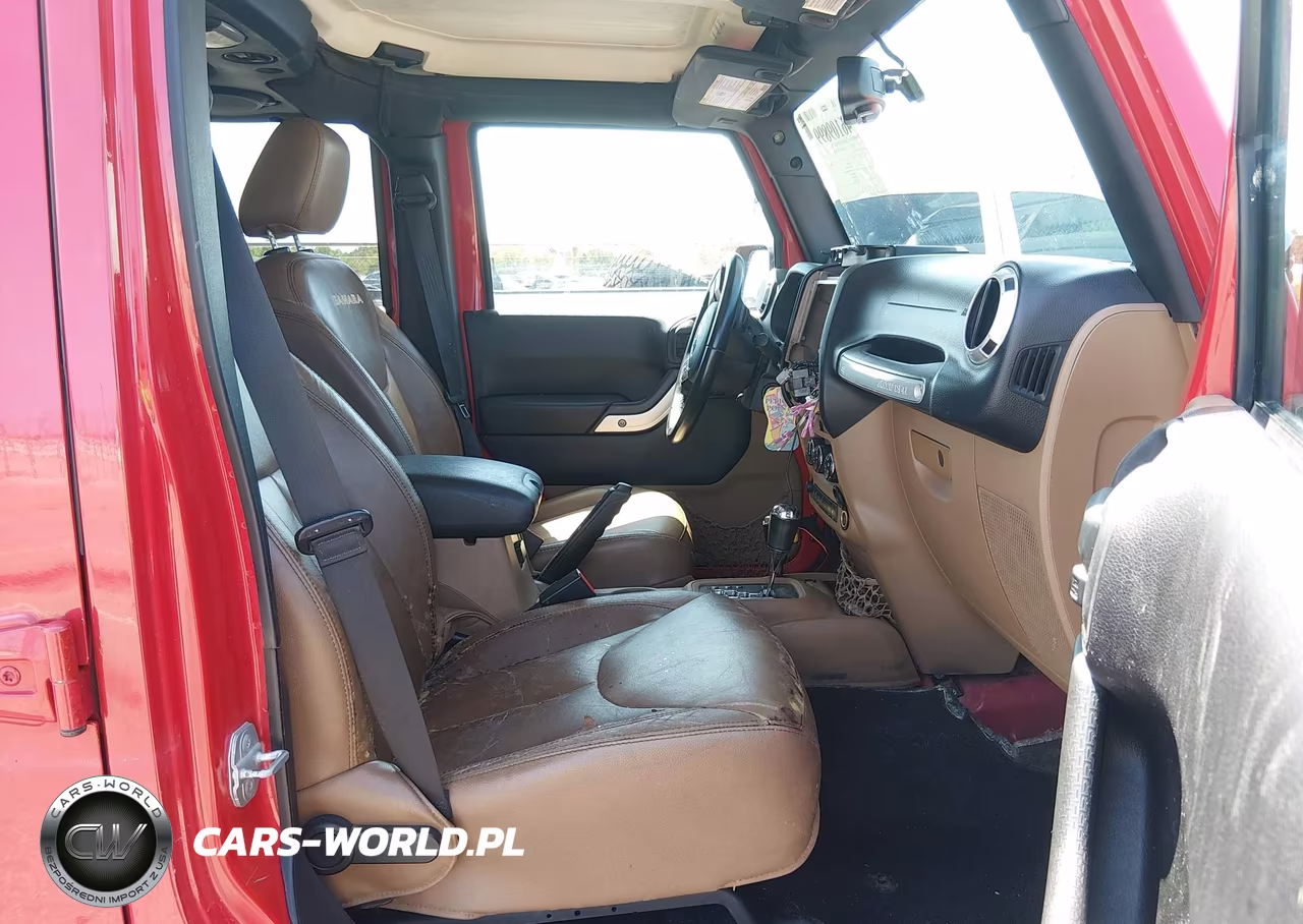 2014 Jeep Wrangler Unlimited Sahara VIN:1C4BJWEG7EL112105 - 5