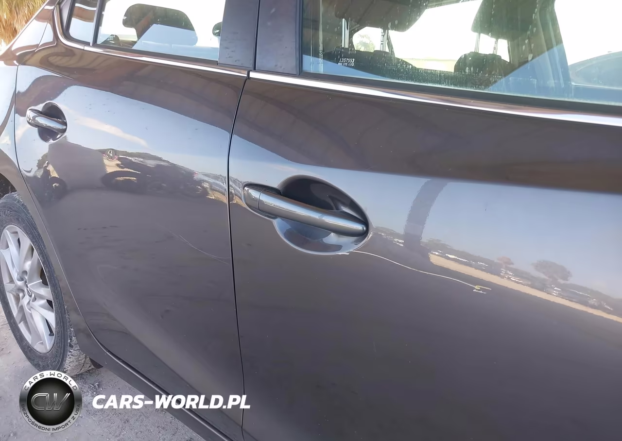 2018 Mazda Mazda3 Sport VIN:3MZBN1U77JM197171 - 12