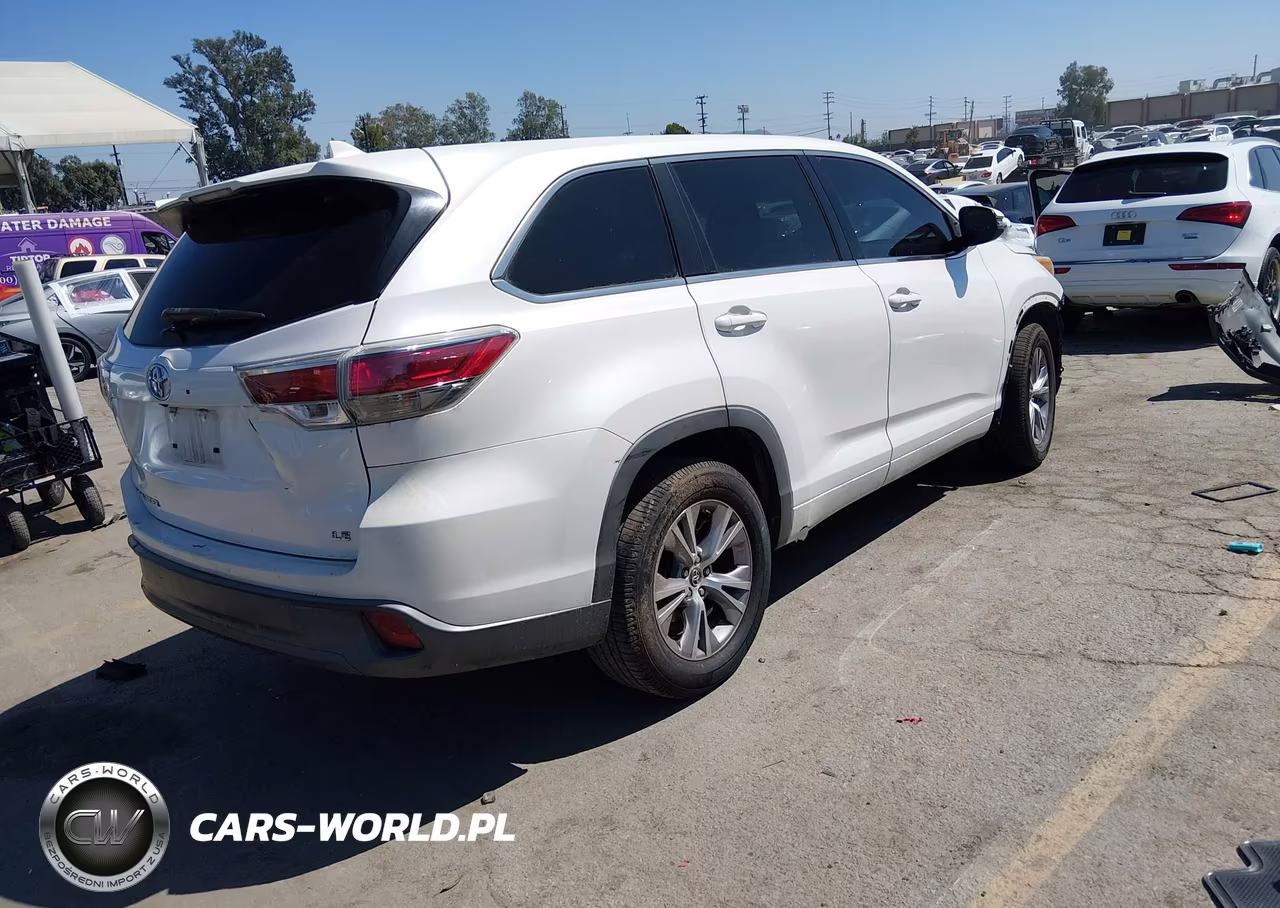 2016 Toyota Highlander Le Plus V6 VIN:5TDZKRFH0GS122139 - 4