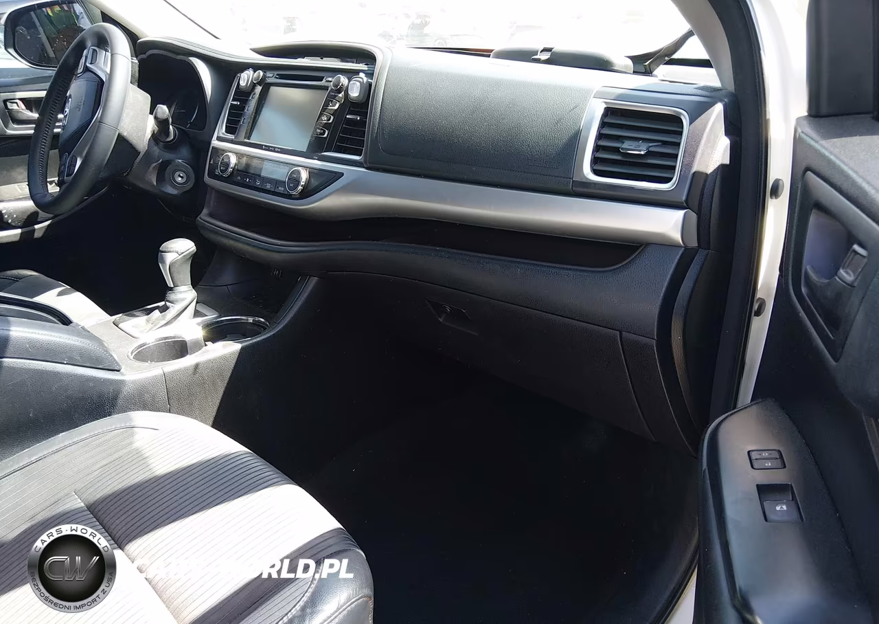 2016 Toyota Highlander Le Plus V6 VIN:5TDZKRFH0GS122139 - 5