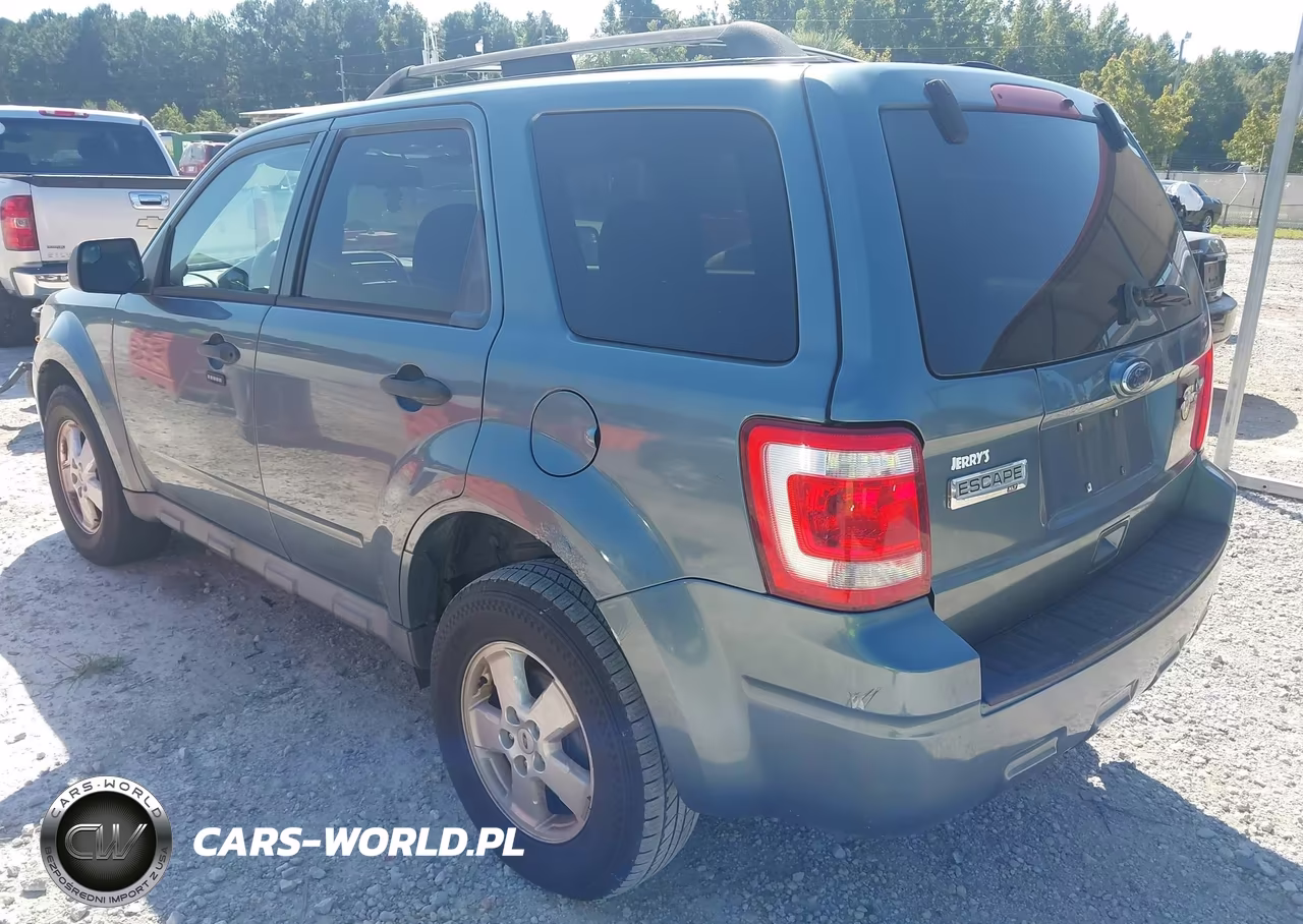 2010 Ford Escape Xlt VIN:1FMCU0DG1AKA30621 - 3