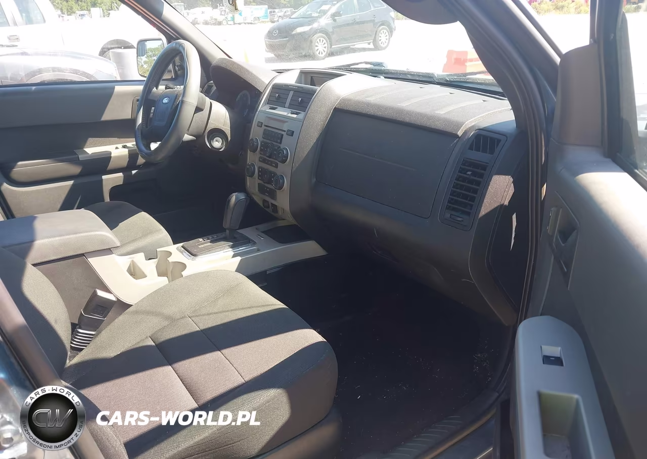 2010 Ford Escape Xlt VIN:1FMCU0DG1AKA30621 - 5