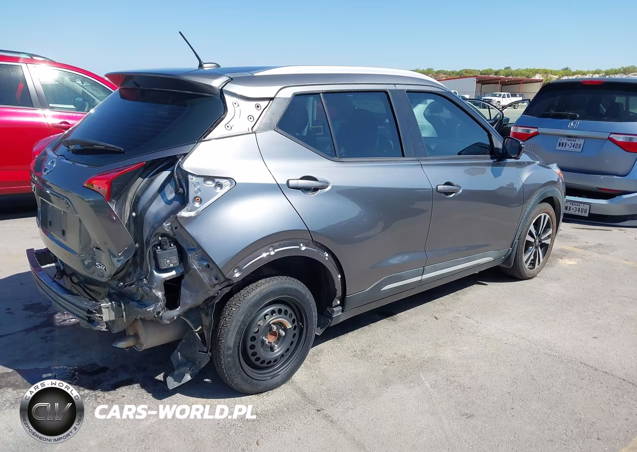 2020 Nissan Kicks Sr Xtronic Cvt VIN:3N1CP5DV8LL532179 - 4