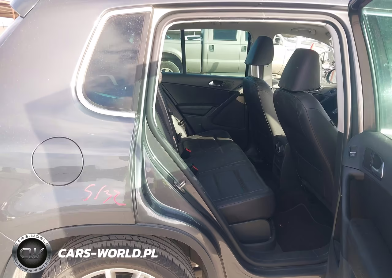 2016 Volkswagen Tiguan Se VIN:WVGAV7AX1GW578752 - 8
