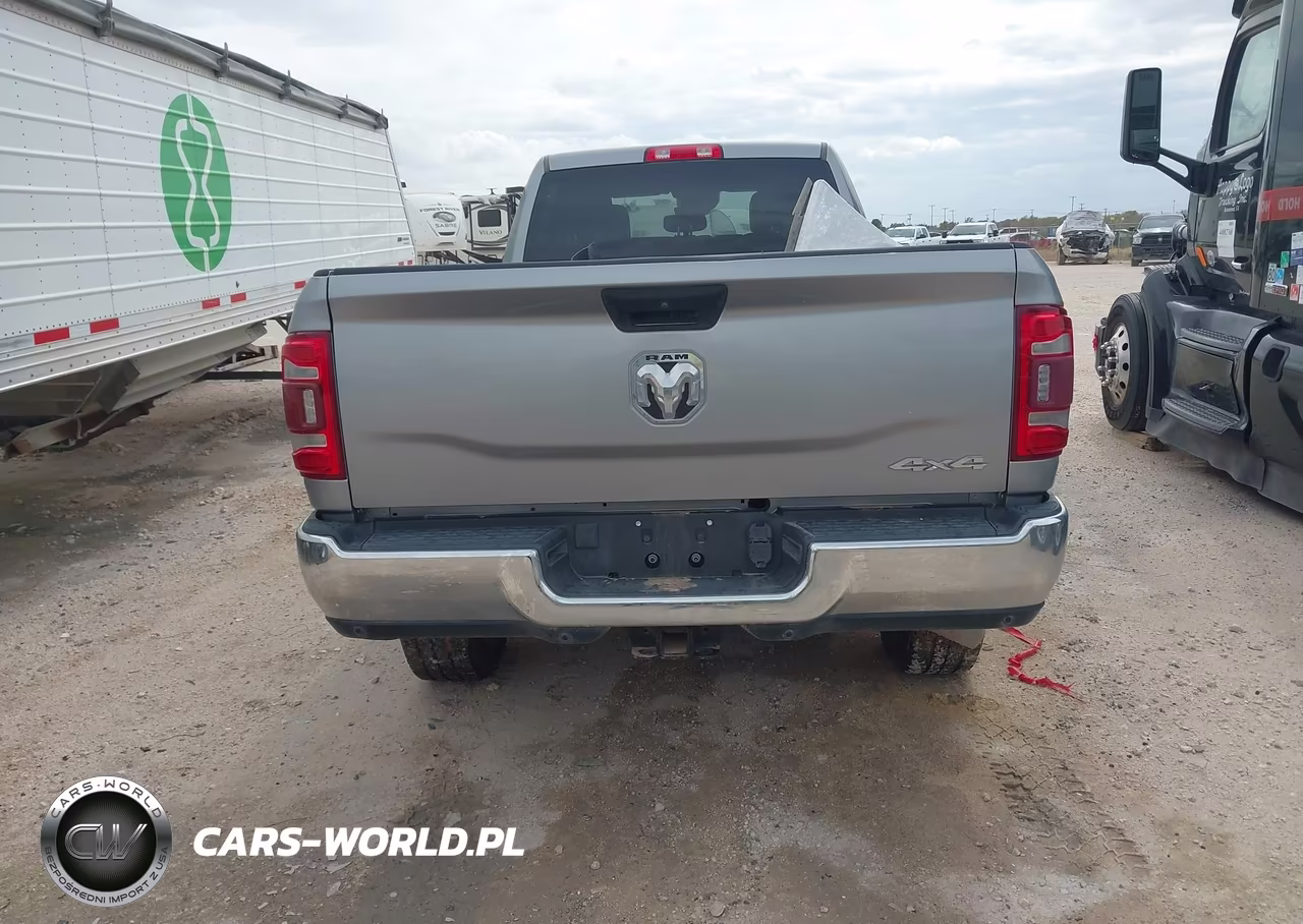 2023 Ram 2500 Tradesman VIN:3C6UR5HJ5PG584104 - 17