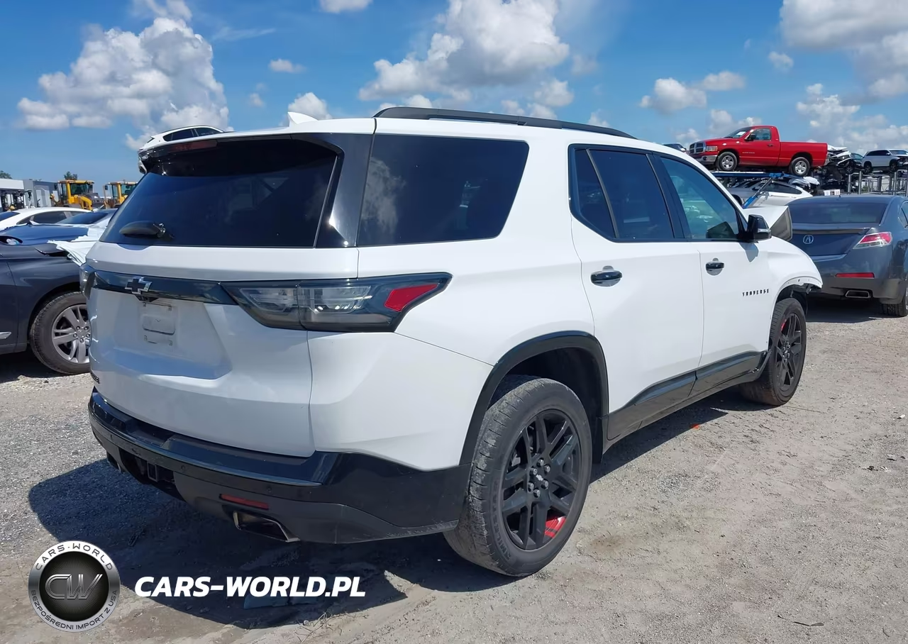 2019 Chevrolet Traverse Premier VIN:1GNERKKW3KJ195945 - 4