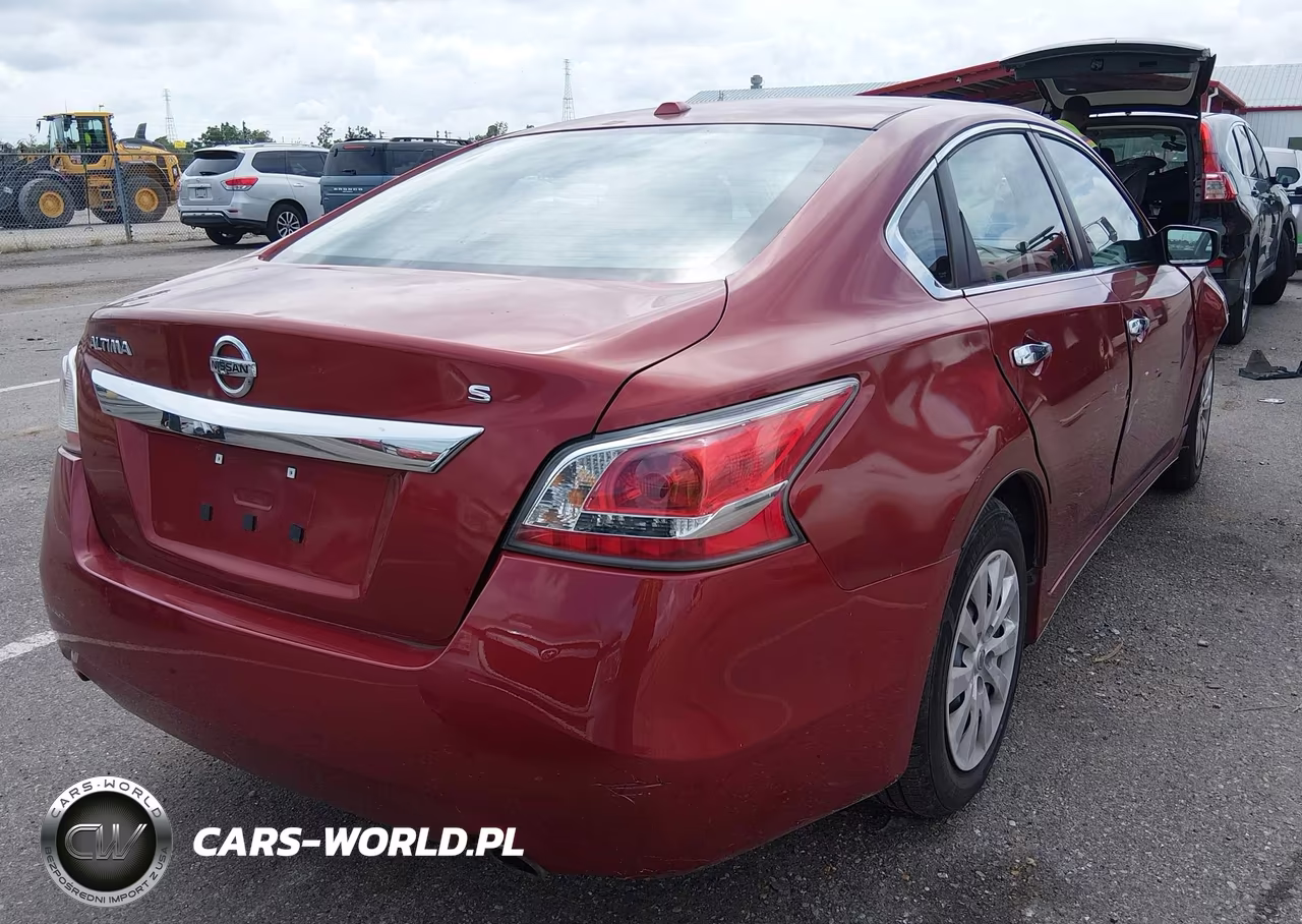 2015 Nissan Altima 2.5 S VIN:1N4AL3AP6FC136686 - 4