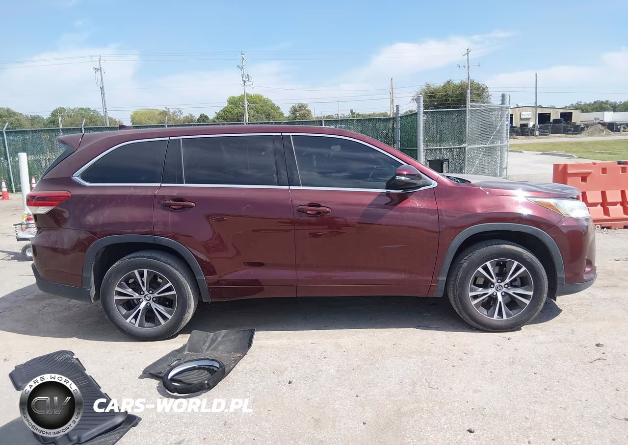 2017 Toyota Highlander Le VIN:5TDZZRFH9HS214766 - 14