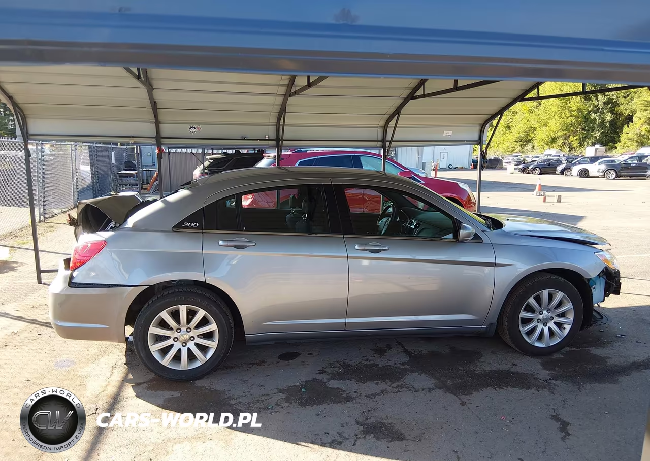 2013 Chrysler 200 Touring VIN:1C3CCBBB8DN579623 - 14