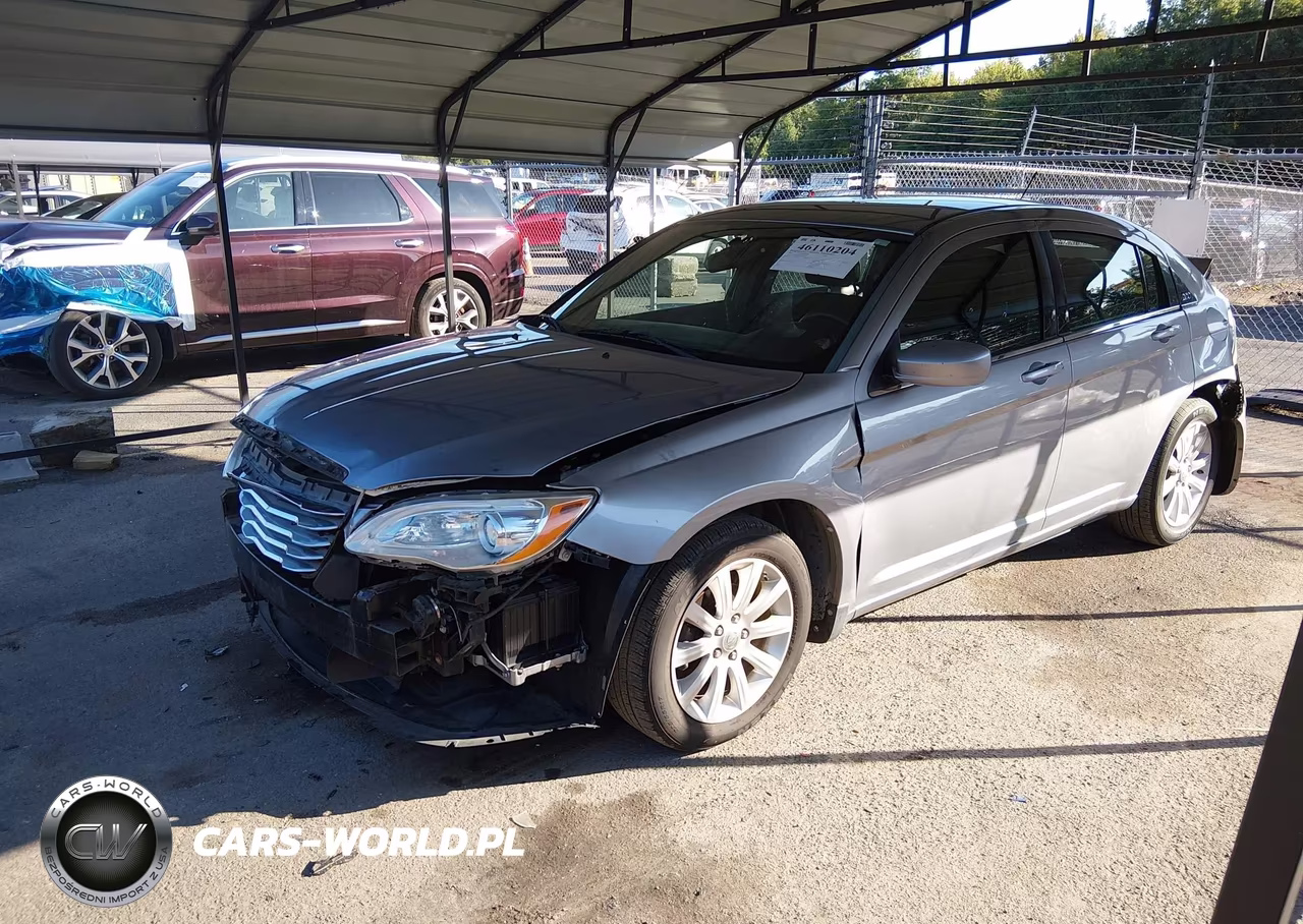 2013 Chrysler 200 Touring VIN:1C3CCBBB8DN579623 - 2