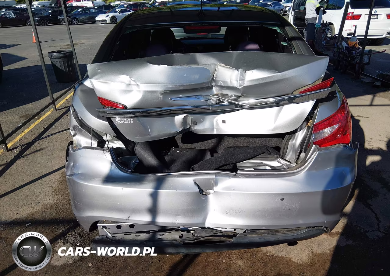 2013 Chrysler 200 Touring VIN:1C3CCBBB8DN579623 - 6