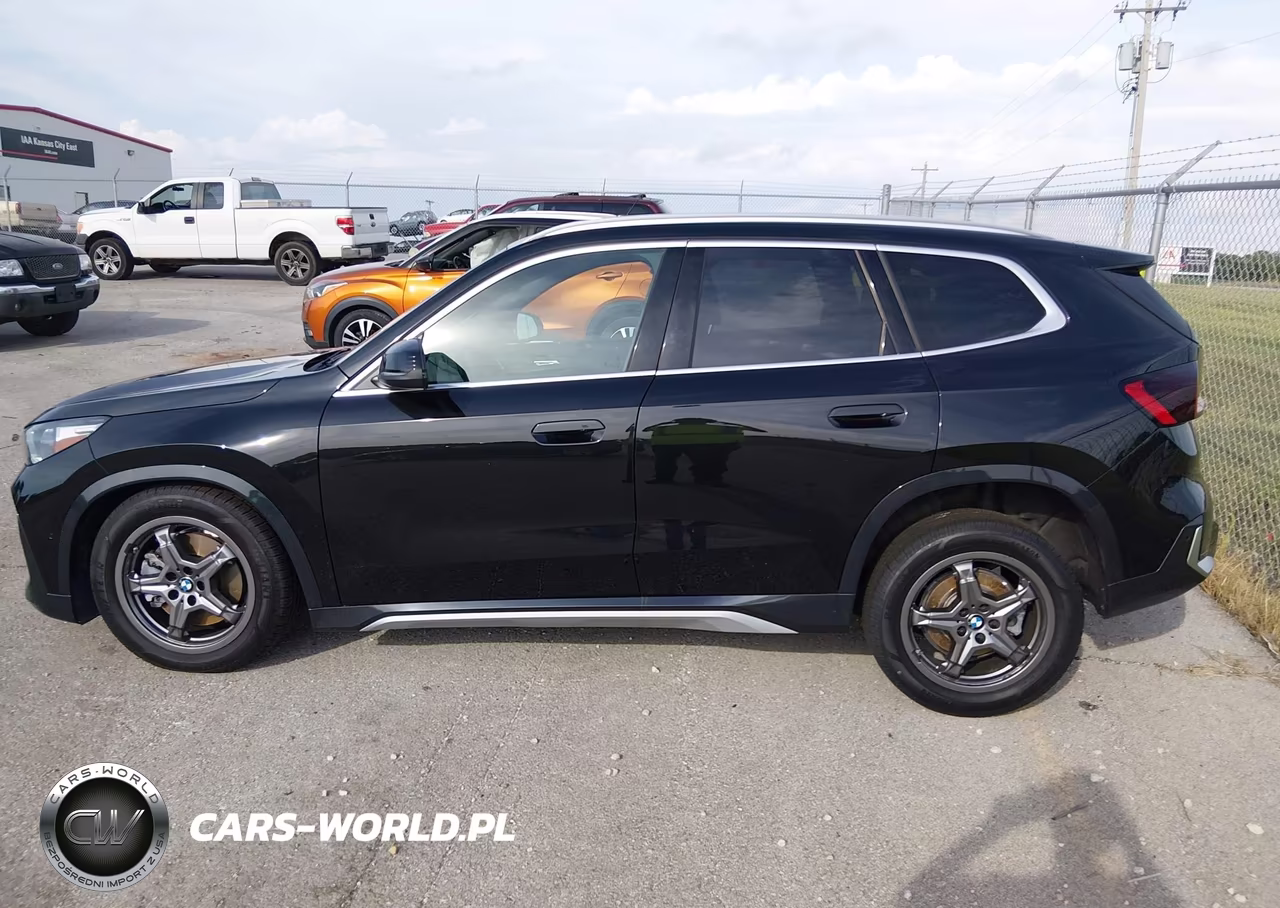 2025 BMW X1 xDrive28I VIN:WBX73EF00S5109495 - 14