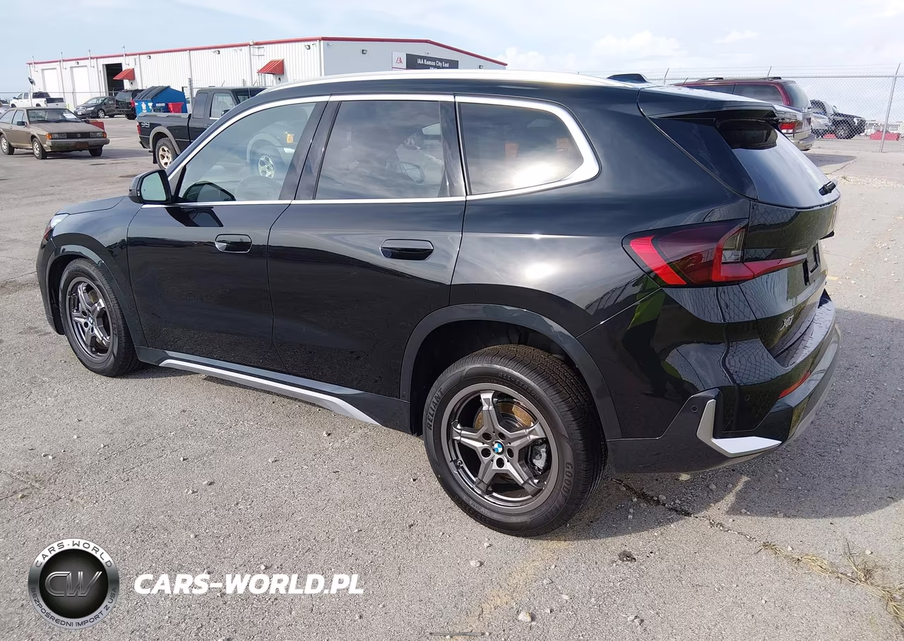 2025 BMW X1 xDrive28I VIN:WBX73EF00S5109495 - 3