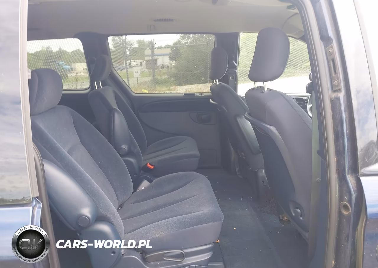 2002 Chrysler Town & Country Lx VIN:2C4GP44302R792357 - 8