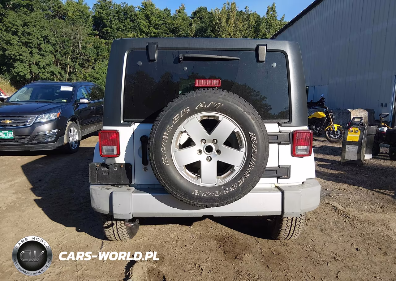 2012 Jeep Wrangler Unlimited Sahara VIN:1C4BJWEG0CL245463 - 16